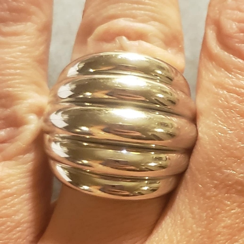 Designer White Gold Large Dome Ring. Size 6 - Picture 6 of 7